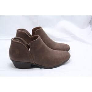 UNR8ED Ankle Boots Womens Size 8.5M Brown Faux Leather Heel Side Zip Bootie